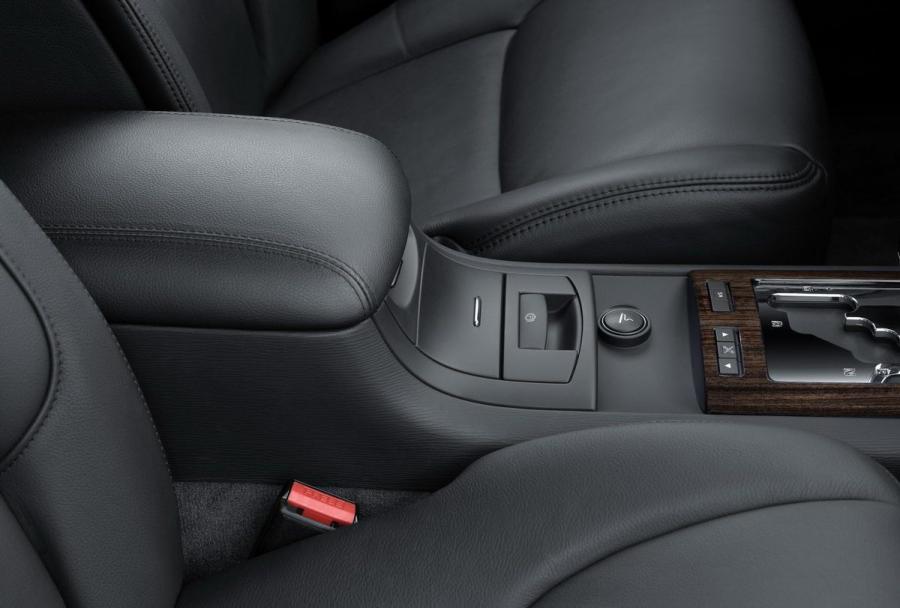  Citroen C6 2006 года  (фото 193 из 227)